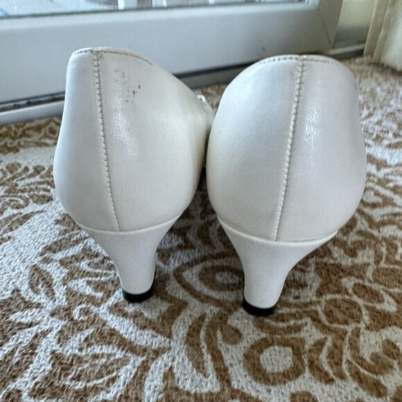 Vintage Naturalizer Off White Heels 8.5 - Picture 3 of 10